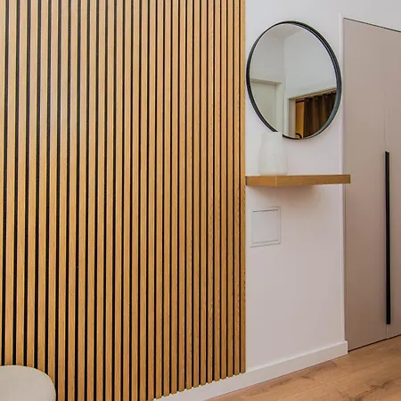 Center & Teali Apartment Split