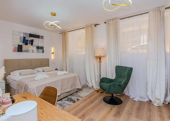 Apartment Centre & Teali *