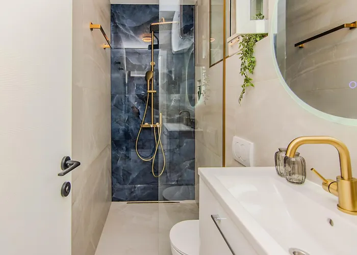 Centre & Teali Apartment *