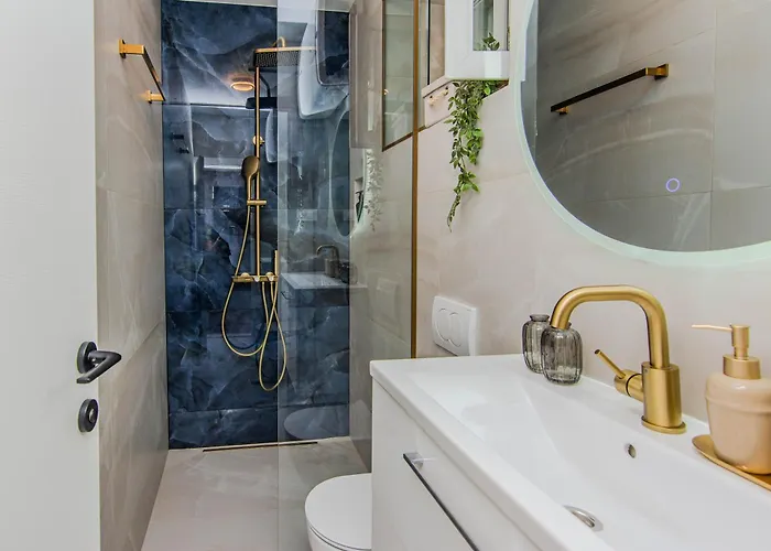 Apartment Centre & Teali *