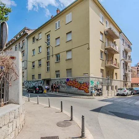 Centre & Teali Apartment