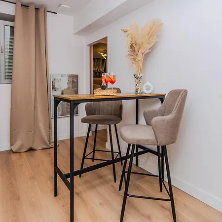 Center & Teali Appartement