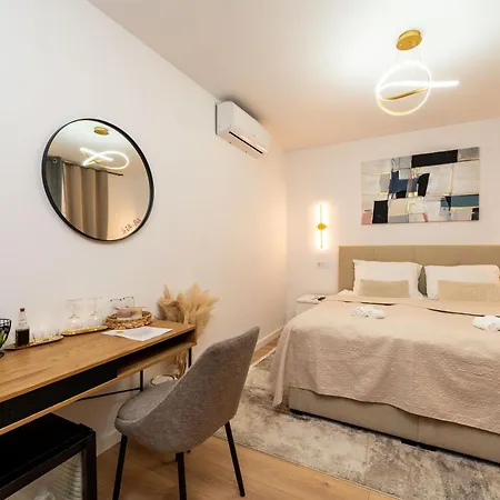 Centre & Teali Apartment