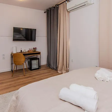 Center & Teali * スプリト